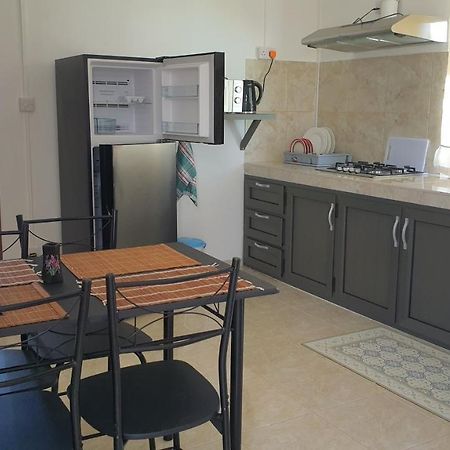 Chez Johnny Apartment Grand Baie Bagian luar foto