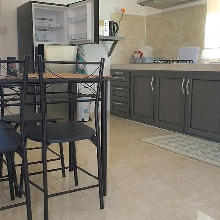 Chez Johnny Apartment Grand Baie Bagian luar foto